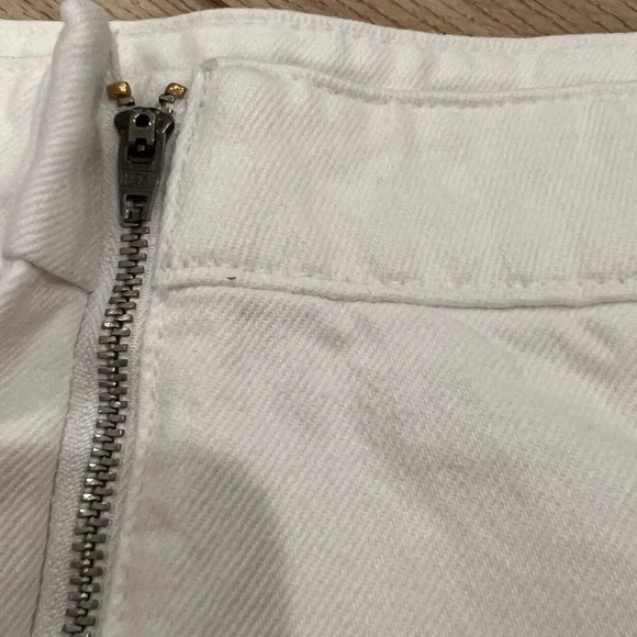 NWT Madewell Denim High-Waist Straight
Mini Skirt in Tile White
Size 25 - Picture 7 of 10
